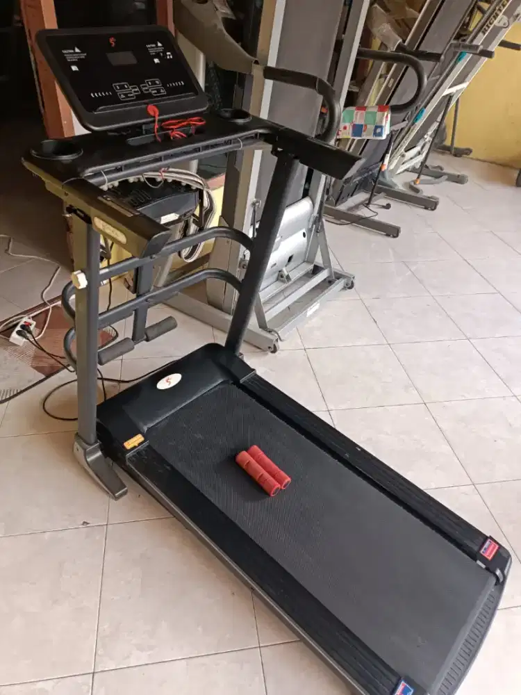 Promo treadmil eletrik 4fungsi bekas display toko