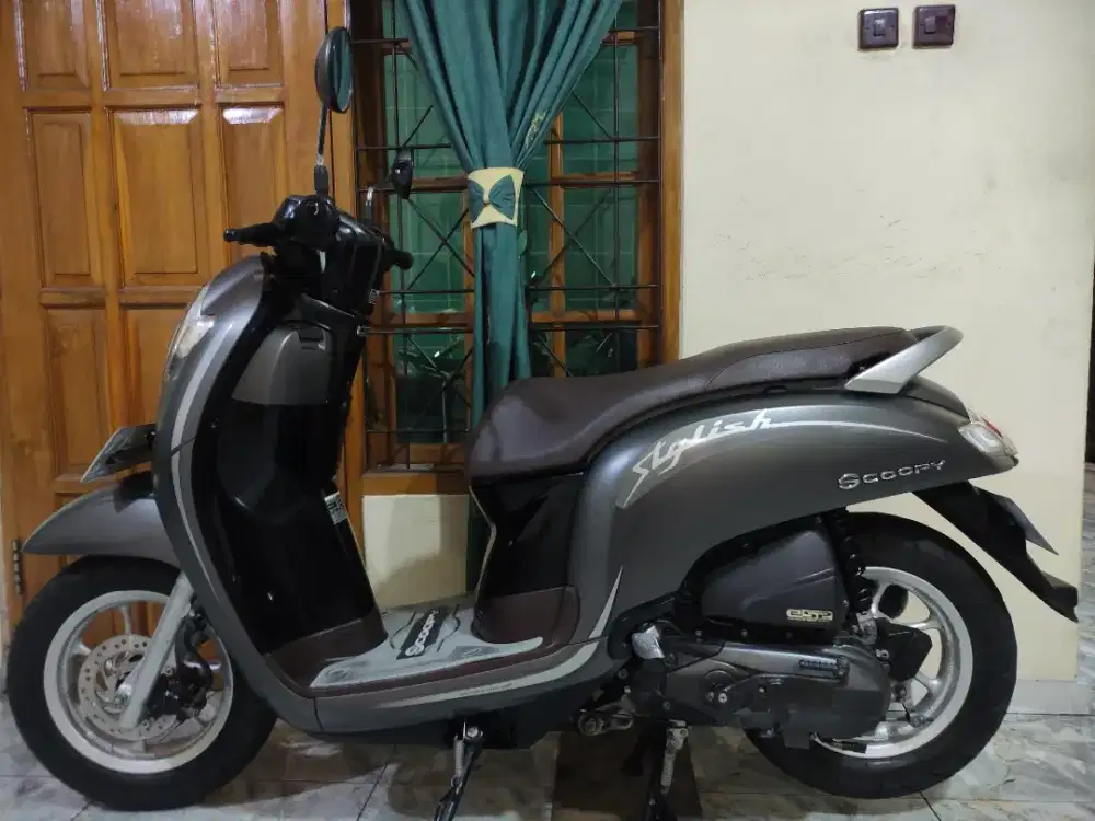 SUPER ISTIMEWA LOW KM SCOOPY STYLISH DONAT CBS ISS SUPER MULUS NOMINUS
