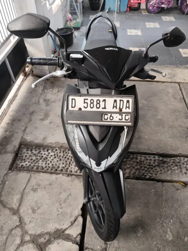 Jual Beat Deluxe Hitam 2020