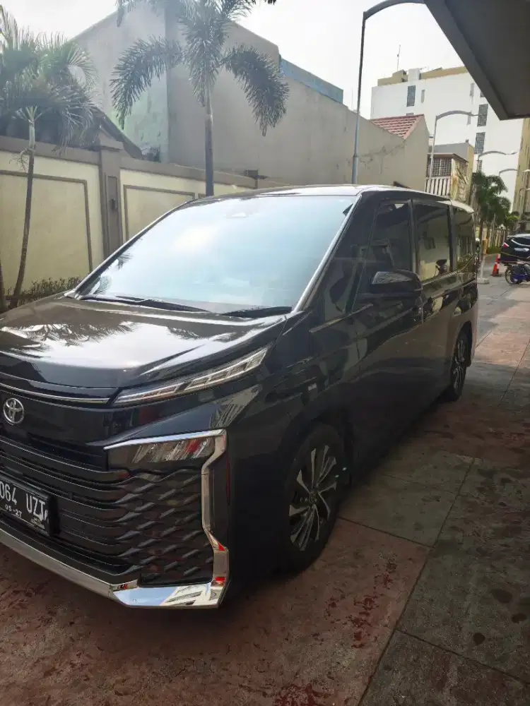 TOYOTA. VOXY. 22 FUL ORIG