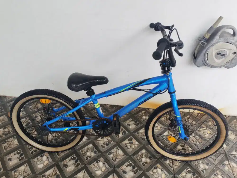 Di jual sepeda anak genio BMX 20 Dan United 16