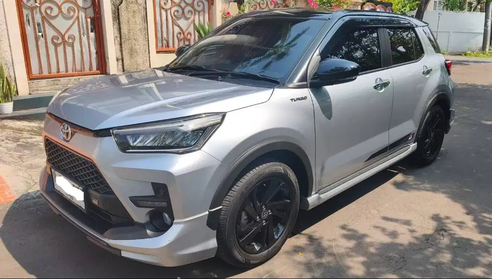 Jual Toyota Raize Matic 1.0 Turbo GR Two Tone Low KM Pajak Panjang