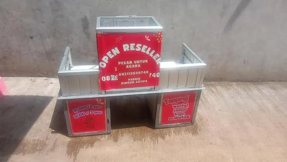 Etalase gerobak motor siap jualan