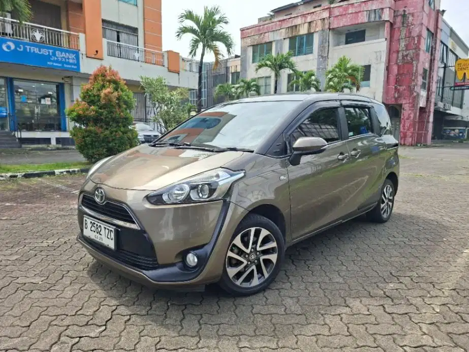 Garansi 1 Th - Toyota Sienta 1.5 V Bensin-AT 2017 Coklat