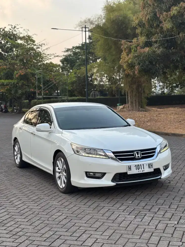 New accord Vtil 2.4 matic 2014