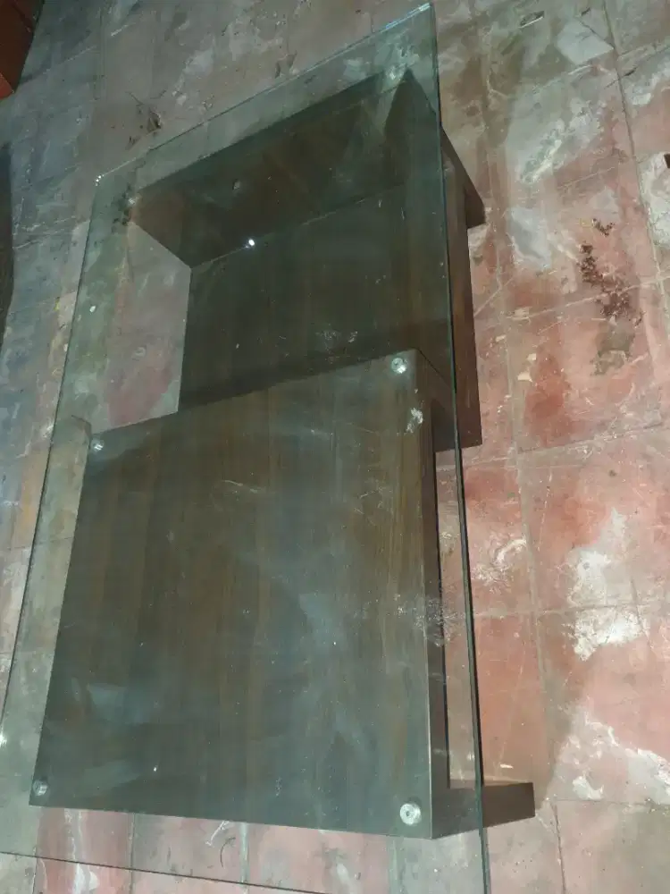 Meja tamu tatakan kaca 10mm