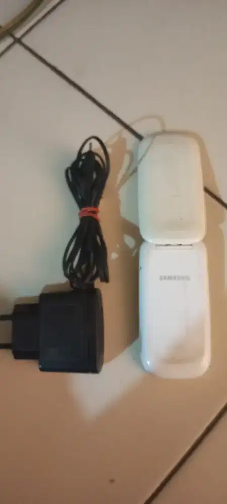 Samsung Lipat Caramel  E1272