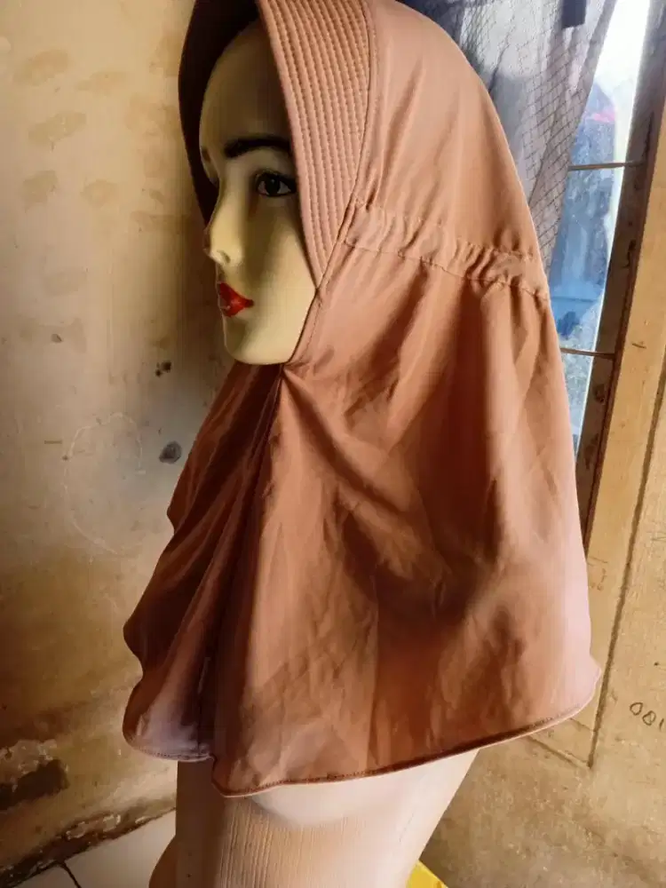 Di lelang aja jilbab bergo model panjang, sport, pendek dan tanggung