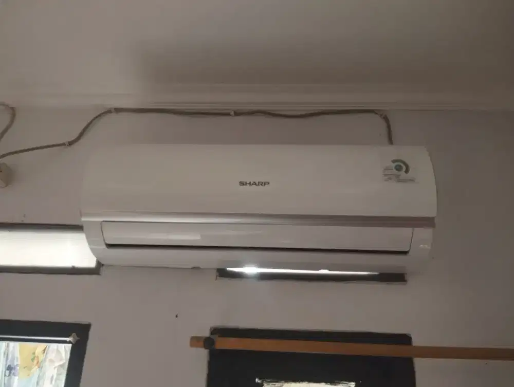 AC sharp 1PK masih terpasang