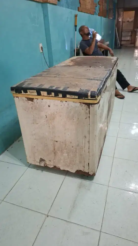 Perbaikan frezer dan jual beli frezer