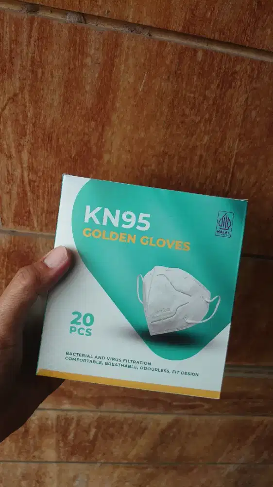 Masker KN95 Premium Golden Gloves 5 Lapis isi 20 pcs