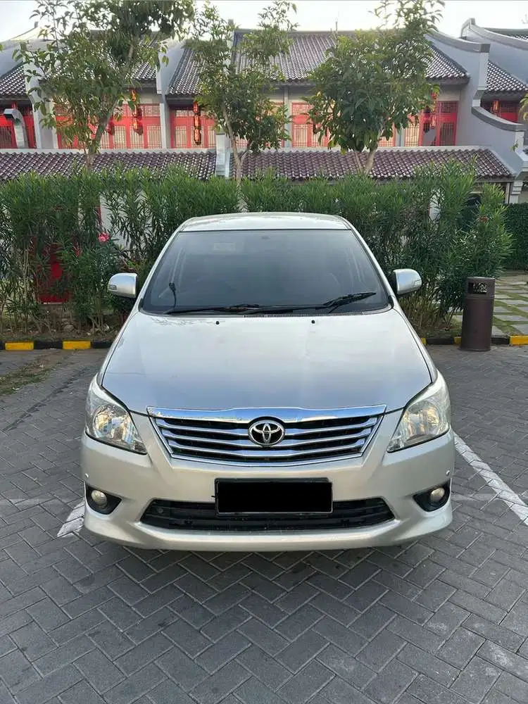 Toyota Kijang Innova V Matic Diesel 2012 Tangan Pertama