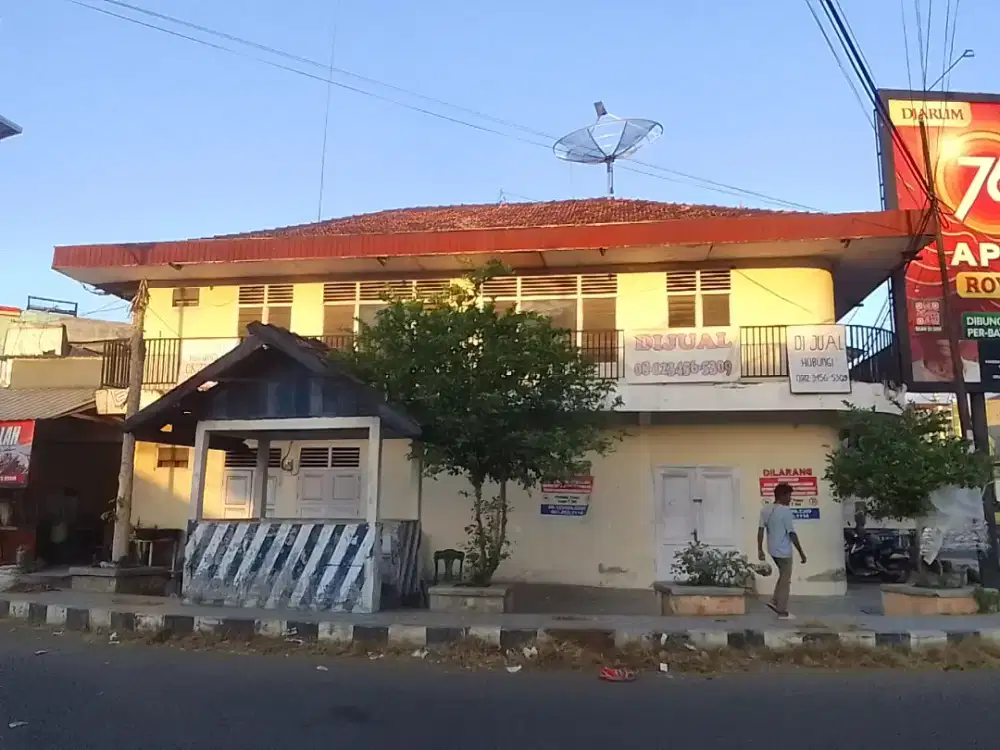 Ruko 2Lt SHM dipusat kota posisi sudut sangat strategis siap pakai
