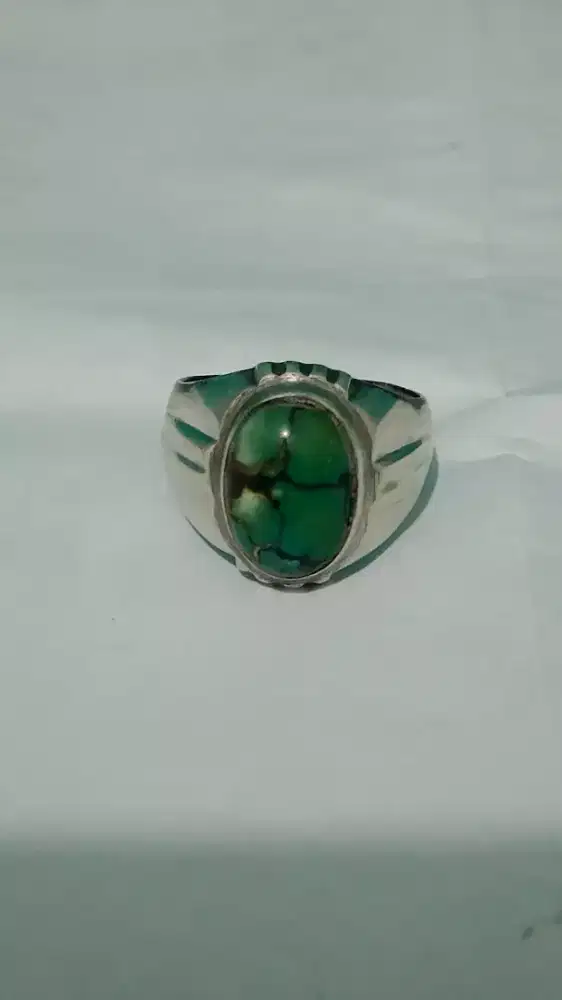 Cincin batu pirus tibet