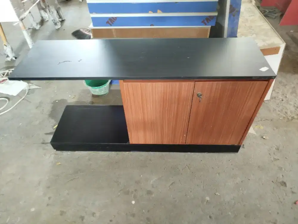 Meja kerja 2muka
