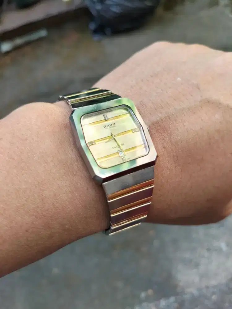 Jam tangan rado
