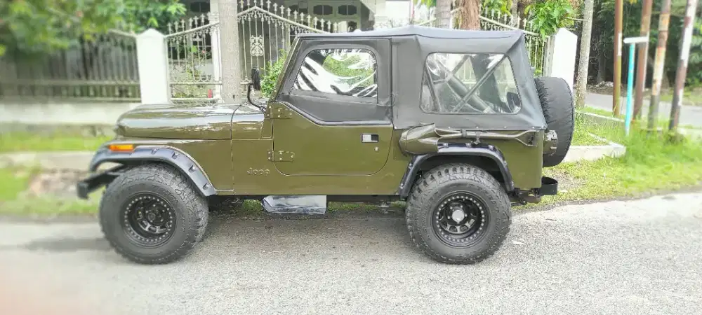 Dijual Jeep CJ7 81