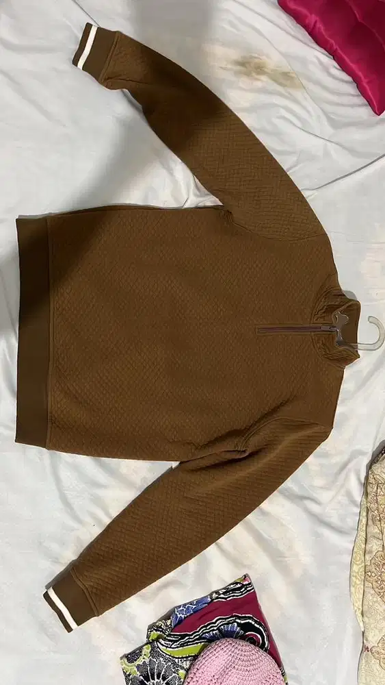 Sweater Branded Mall