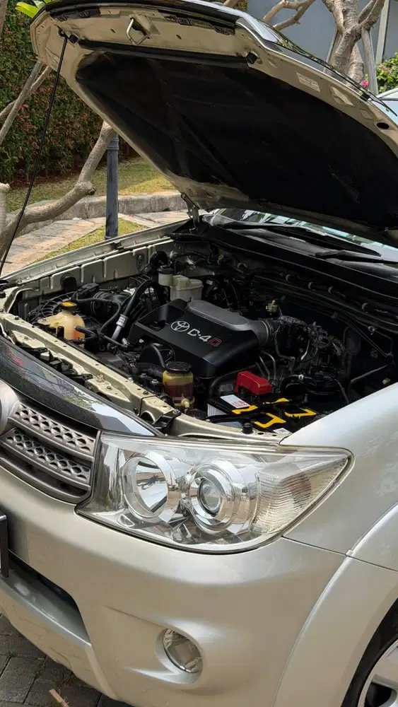 Toyota Fortuner 2.5 G Automatic (diesel) 2009 Silver Metalic