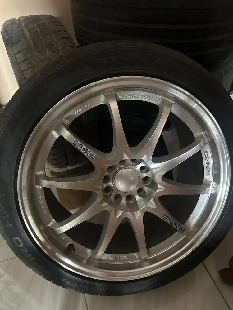 Velg model CE28 R 18 plus ban Champiro 225/45/18