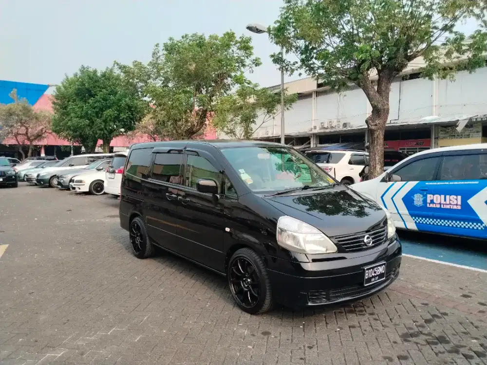 Nissan Serena 2004 Bensin