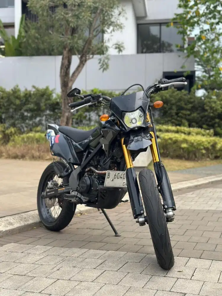 Jual motor kesayangan kawasaki D tracker 2019