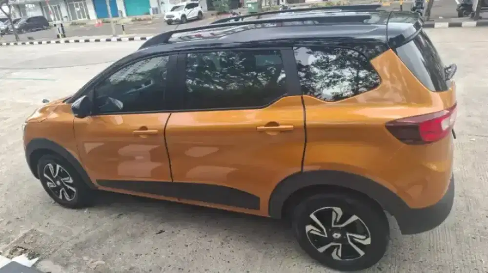 Renault Triber RXT 2020 AC 3 baris.Engine start lagi BU