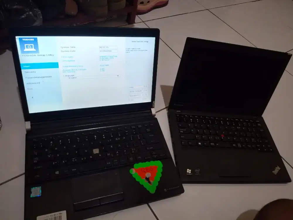 2 laptop hidup i7 dan i5
