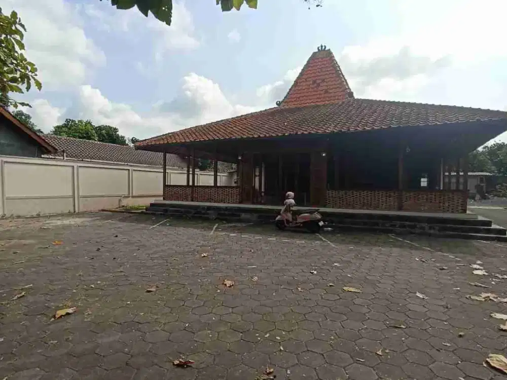 disewakan joglo bekas resto dijalan palagan km 12