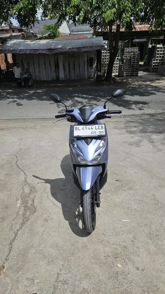 Honda beat warna silver