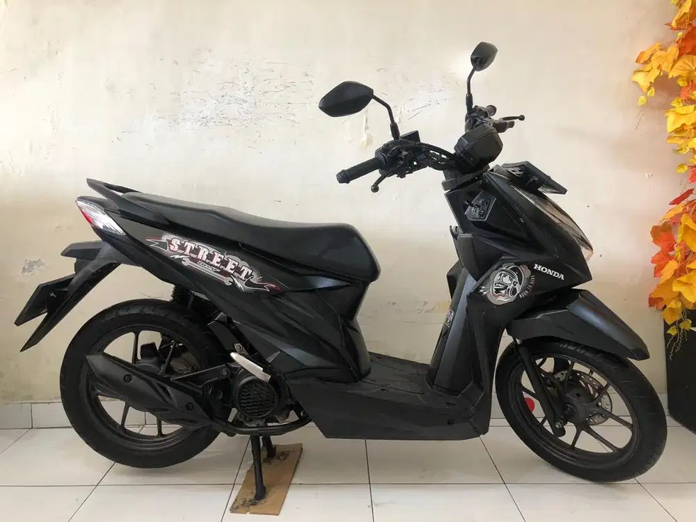Honda Beat Street Th.2023 black istimewa!!
