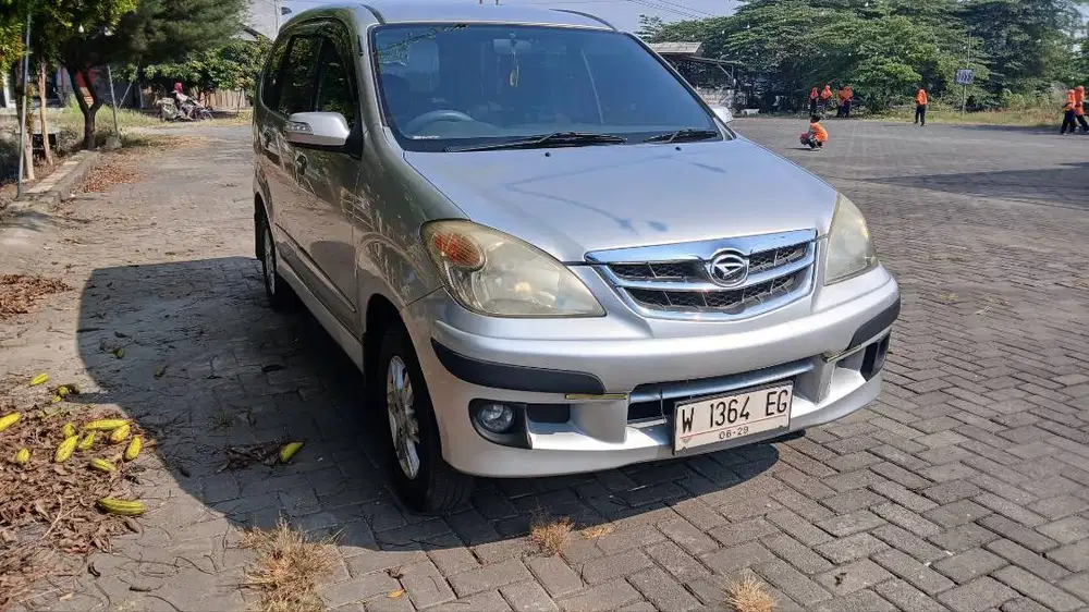 Xenia Xi Family 2010 Manual