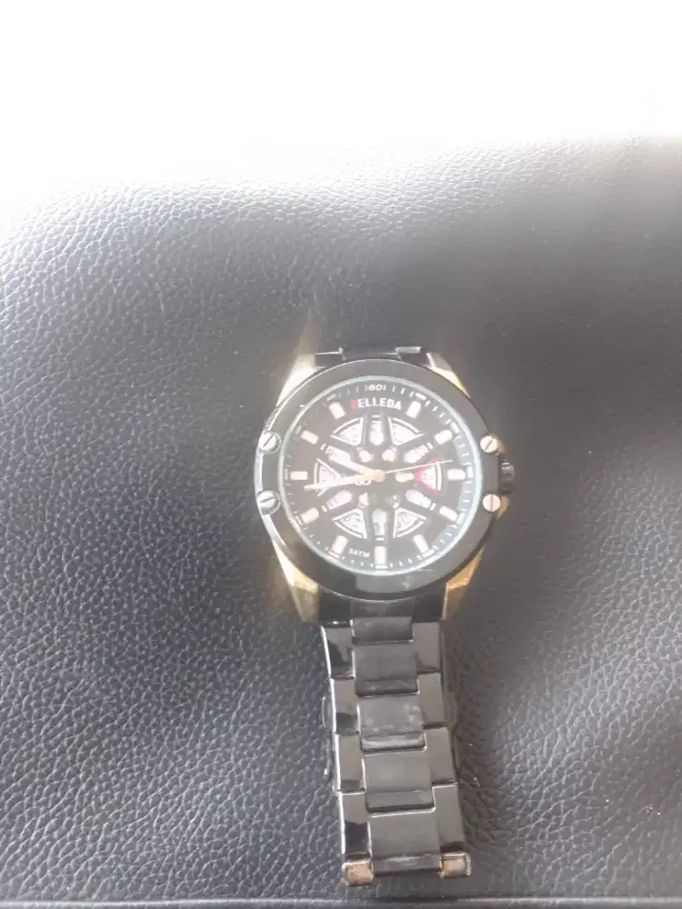 For sale jam tangan pria merk belleda