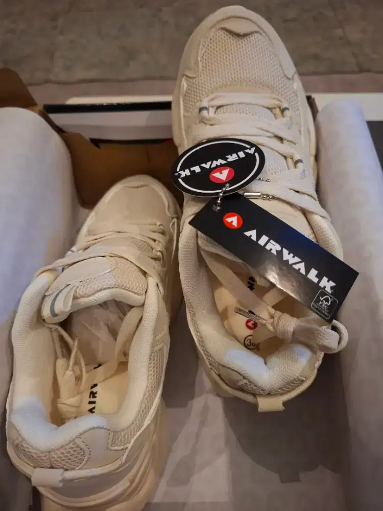 Sepatu airwalk baru no 37