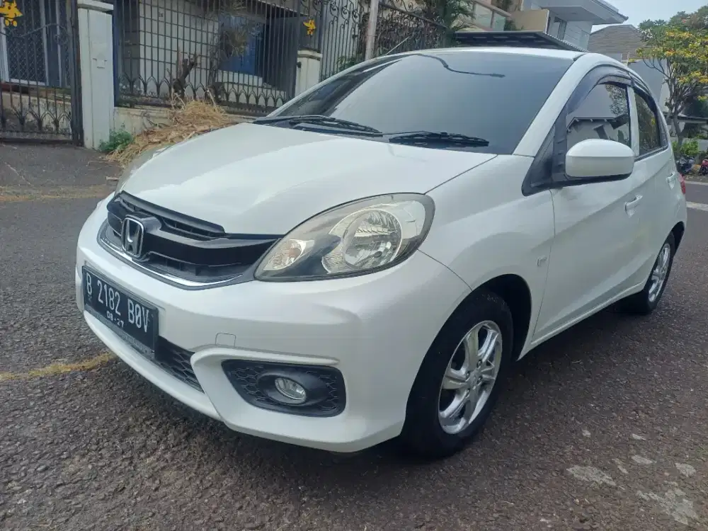 Honda Brio E A/T 2017 Putih Tgn 1 Pakaian Sendiri Jrg Pakai Bagus