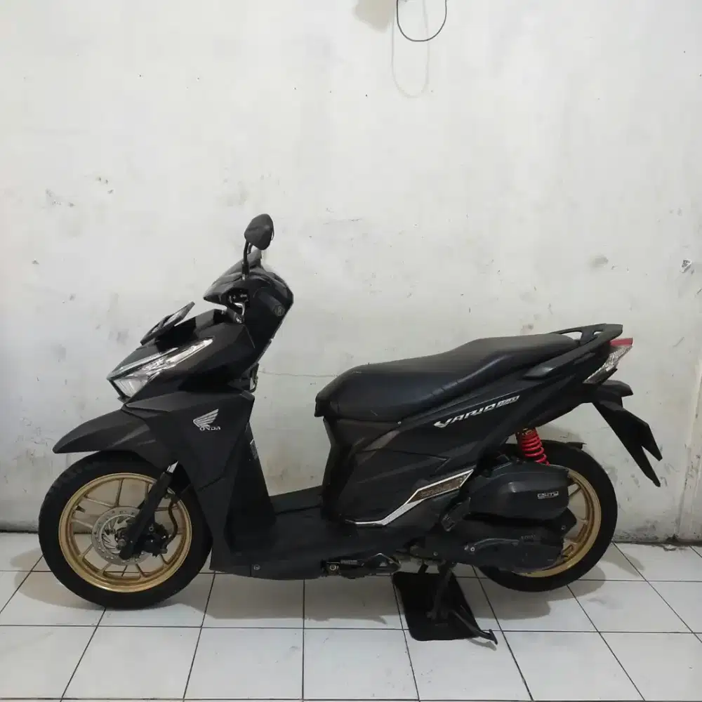 Honda Vario 150 LED OLD 2017 Mesin Aluss Lengkap Bagus