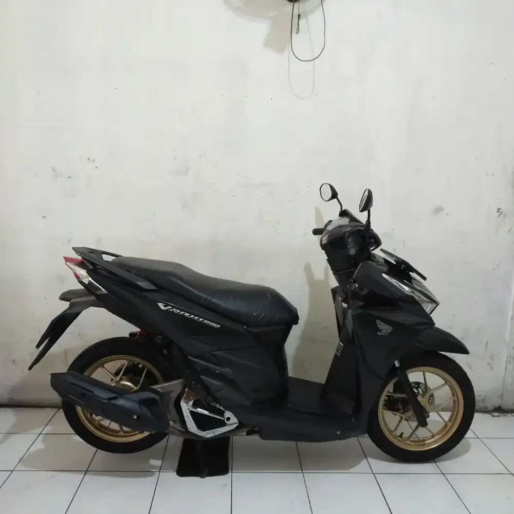 Honda Vario 150 LED OLD 2017 Bagus lengkap Mesin Cakep