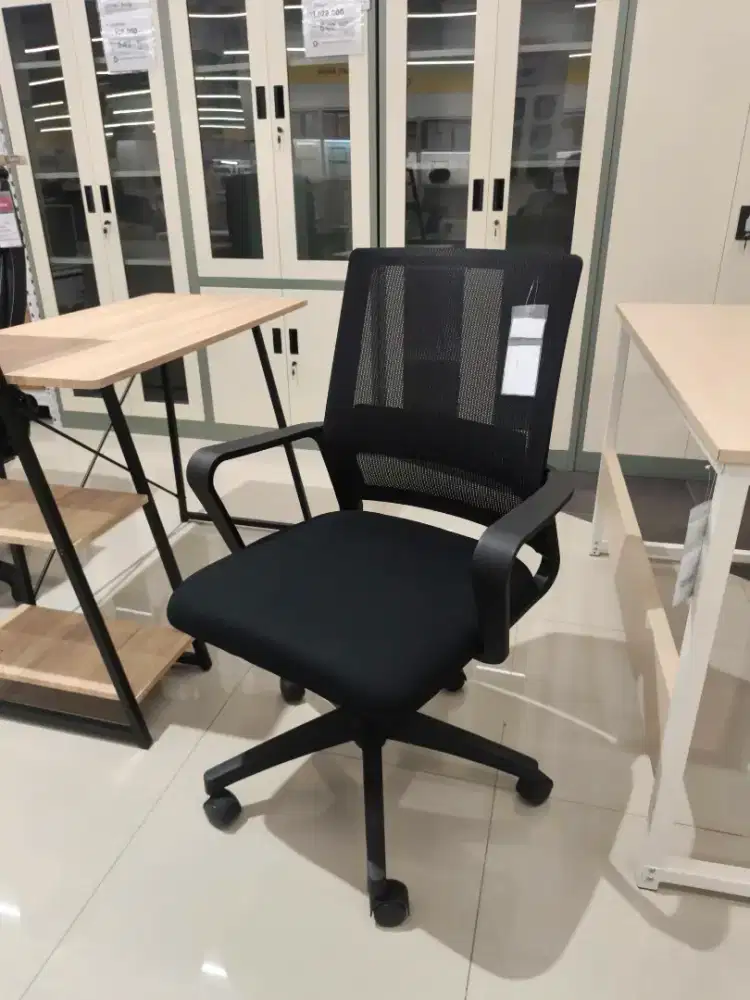 Kursi kantor minimalia
