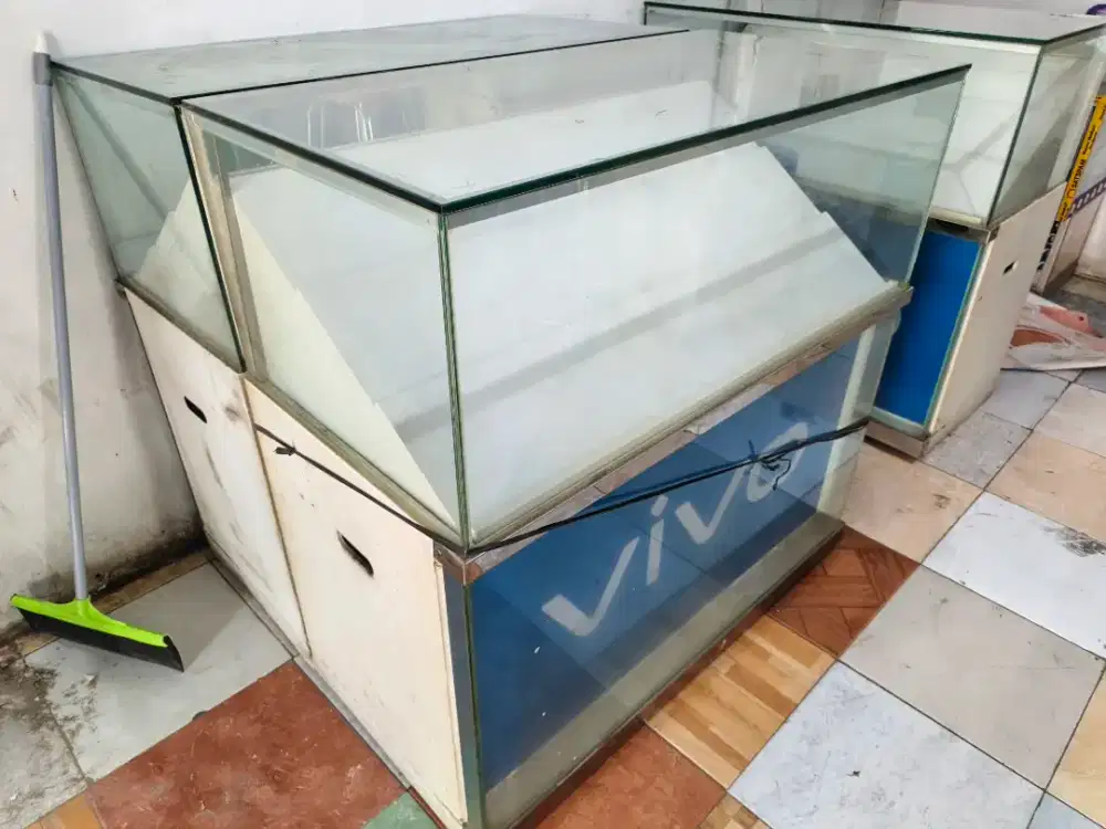 Etalase konter hp