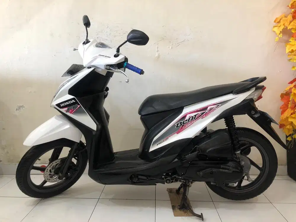 Honda Beat Fi Th.2012 putih!!