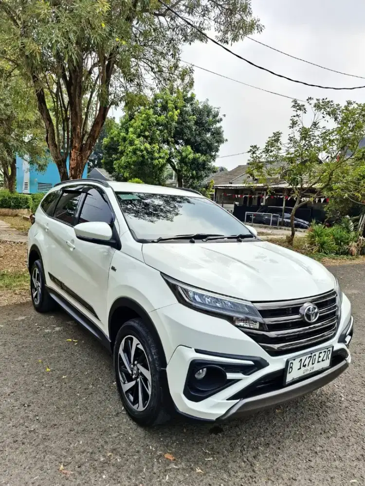 Toyota Rush GR sport 1.5 2023 km 21 ribu