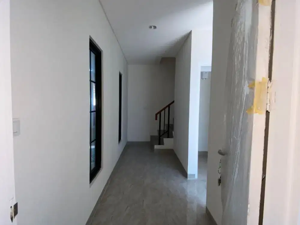 Rumah Double Decker dan 2 AC Terpasang di Lavon Tangerang 1KA0003L