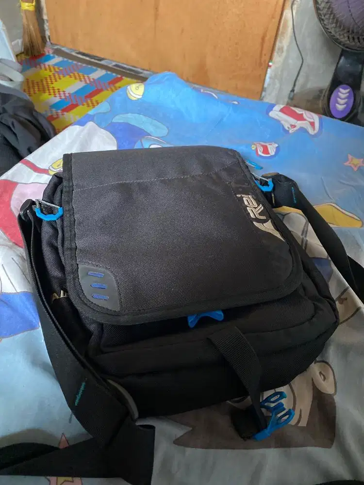 80net tas selempang REI