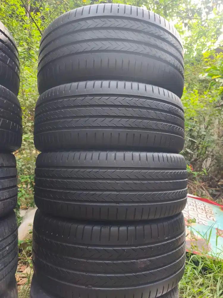 Continental 285 40 R20 & 255 45 R20