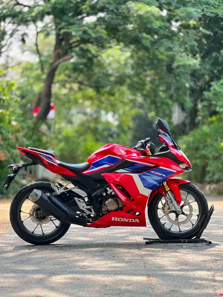 HONDA NEW CBR 150R TRICOLOR 2023 MERAH KM LOW RASA BARU