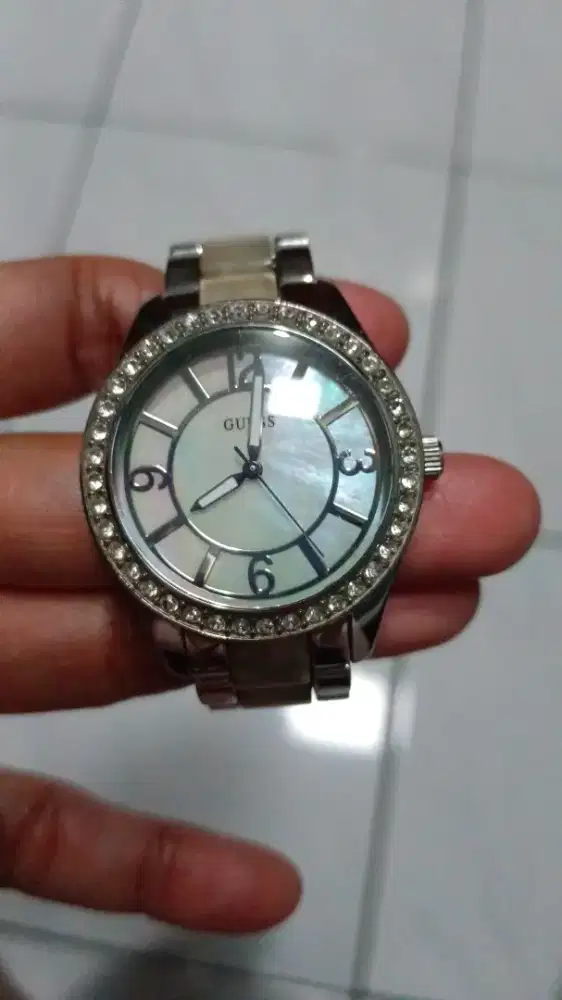 GUESS ORI WANITA