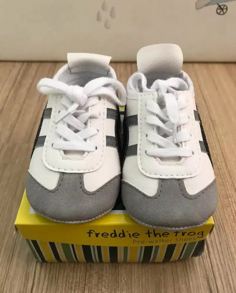 DIJUAL‼️ PRELOVED BAGUS 99.9% SEPATU BABY TODDLER  FREDDIE THE FROG