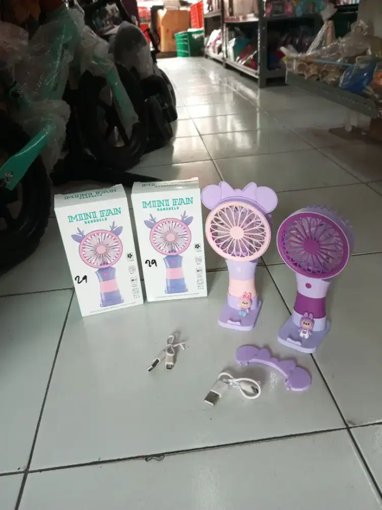 Mainan anak kipas Karakter mini portable