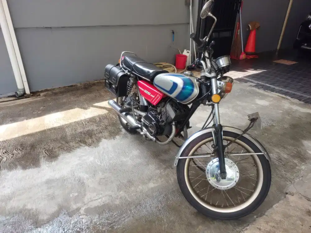 Yamaha RD125 TWIN 1975