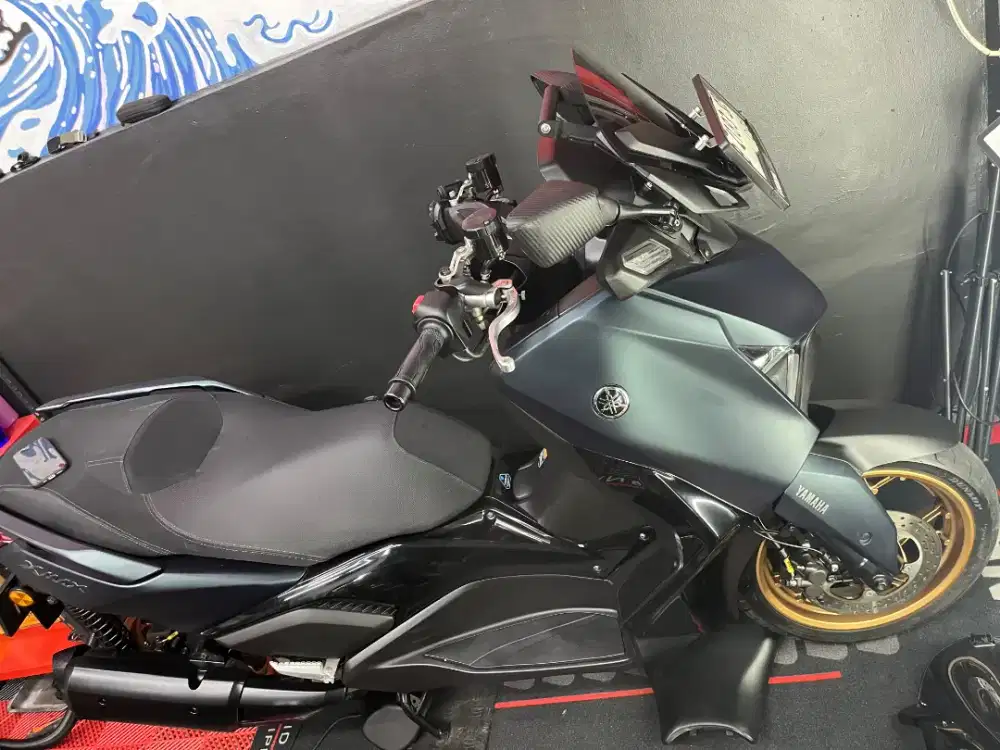 XMAX CONNECTED 2023